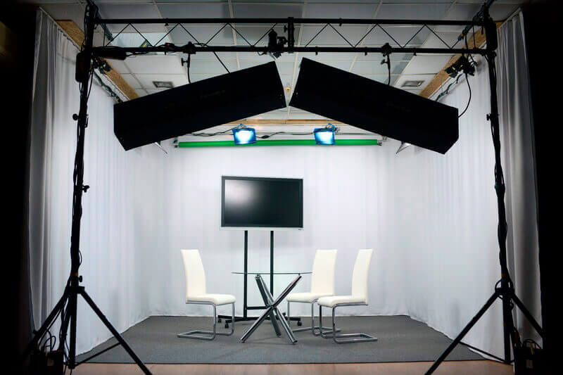 Съемочная площадка студии Rmedia (shooting in the video studio)