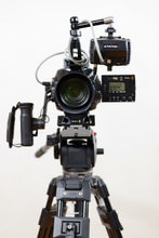 Blackmagic Cinema Camera URSA Mini Pro 4.6K - это профессиональное решение для съемок музыкальных видеоклипов, фильмов, рекламы (продакшн-студия Rmedia)