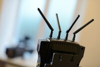Приемник PRO-X XW-HDU05 RX с четырьмя антеннами развернутыми в разные стороны на 45 градусов