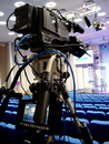 Телекамера Panasonic AG-HPX 500 с ручками управления и операторским видеомонитором TVLogic  LVM-070W HD